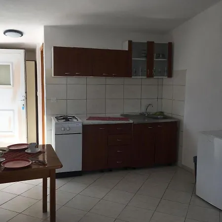 Appartement Rina - With Pool Stomorska